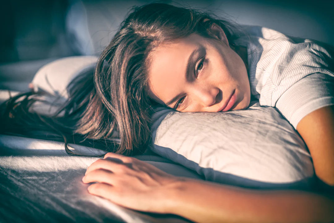 8 Nasty Side-Effects of Sleeping in Makeup Averr Aglow
