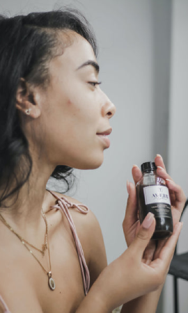 Model with Averr Aglow Luminous Complexion Toner